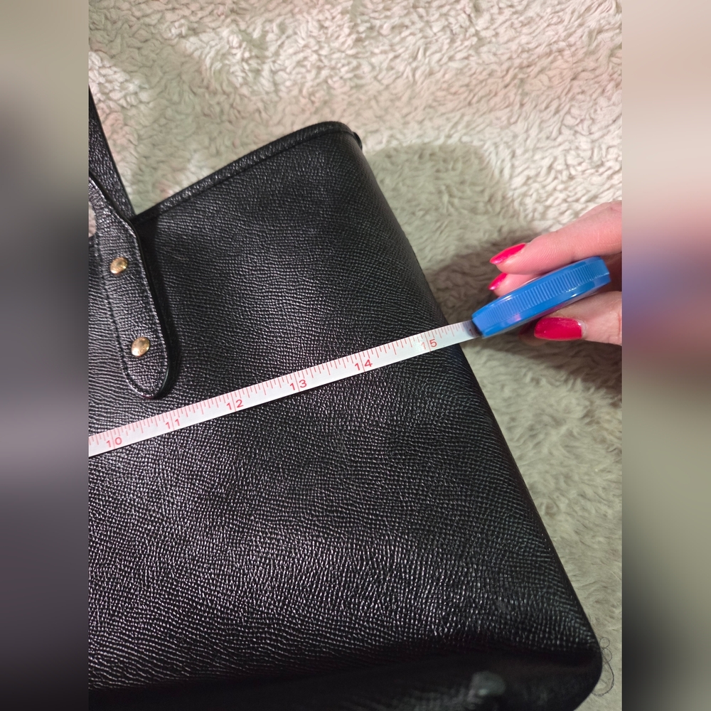 Authentic Coach Black Leather Tote Bag - 2022 - Picture 15 of 16